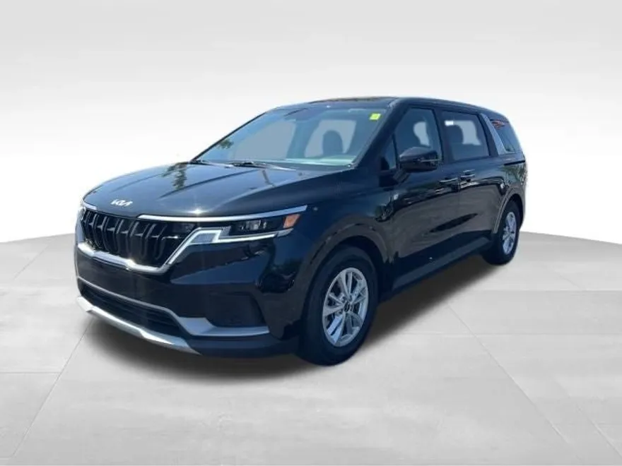 2024 Kia Carnival LX photo 1
