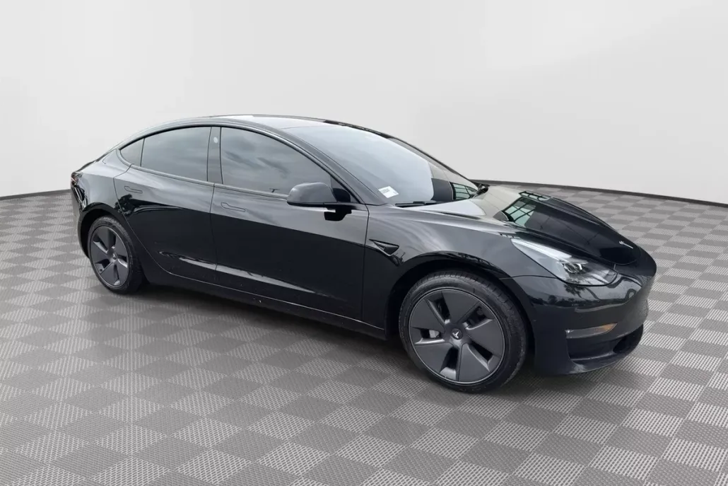 2022 Tesla Model 3 Long Range photo 1