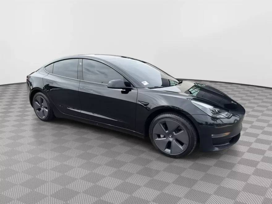 2022 Tesla Model 3 Long Range photo 1