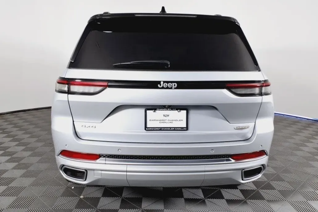 2024 Jeep Grand Cherokee Summit photo 1