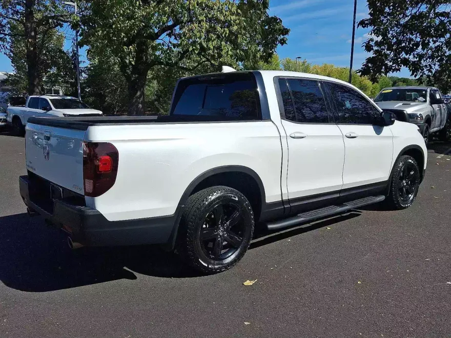 2022 Honda Ridgeline Black Edition photo 1