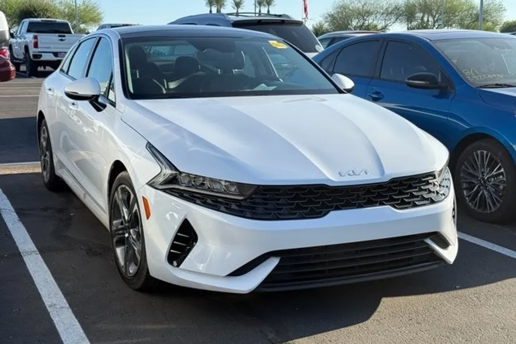 2023 Kia K5 EX photo 1