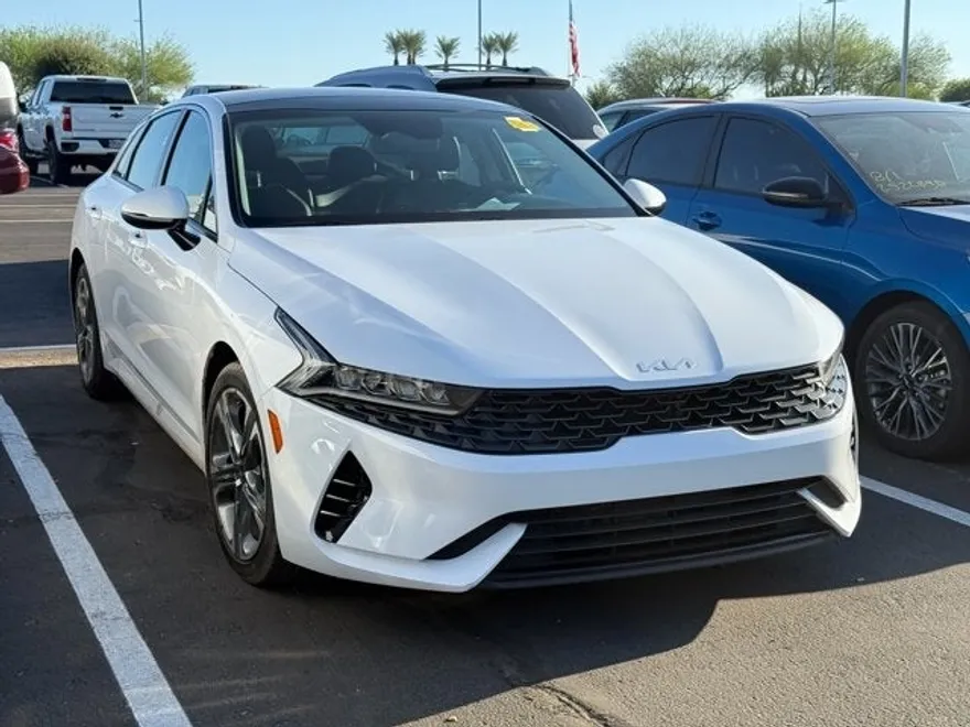 2023 Kia K5 EX photo 1