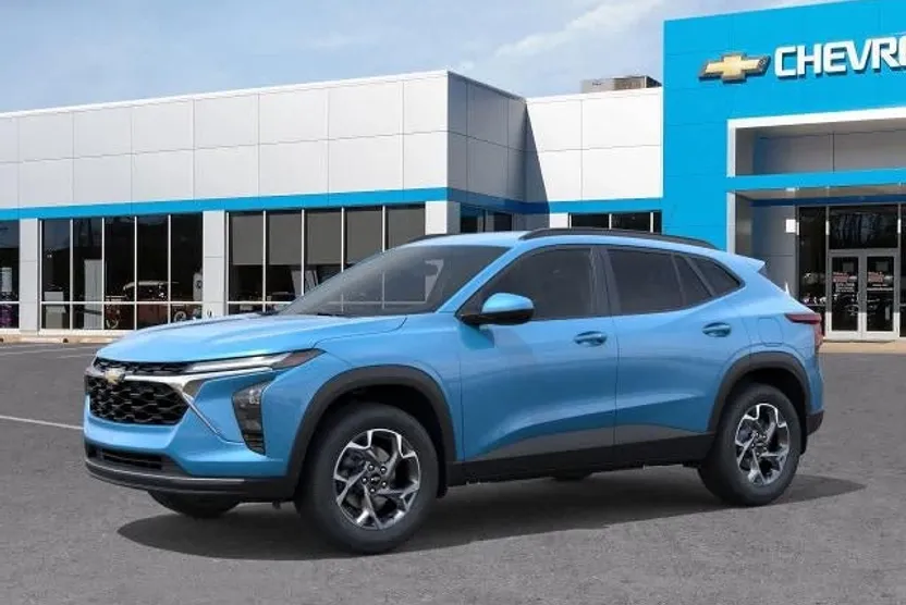 2025 Chevrolet Trax LT photo 1