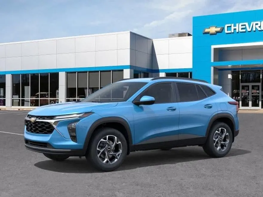 2025 Chevrolet Trax LT photo 1