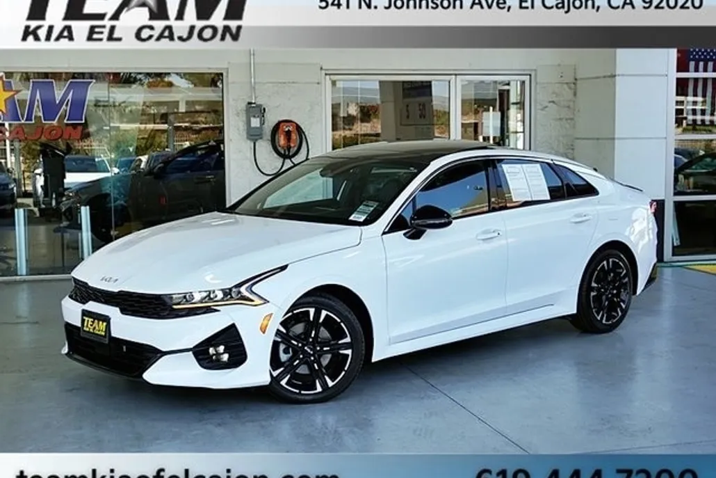 2022 Kia K5 GT-Line photo 1