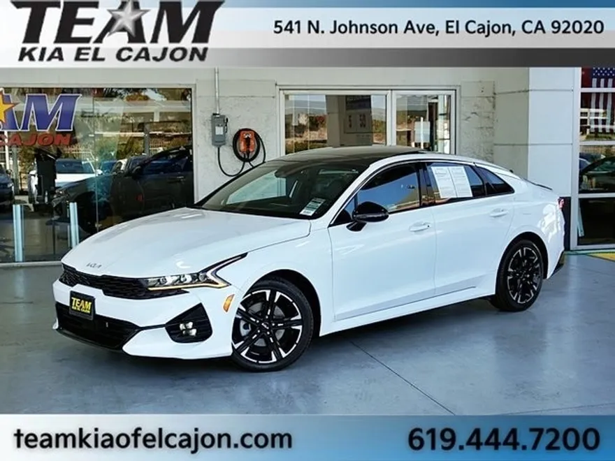 2022 Kia K5 GT-Line photo 1