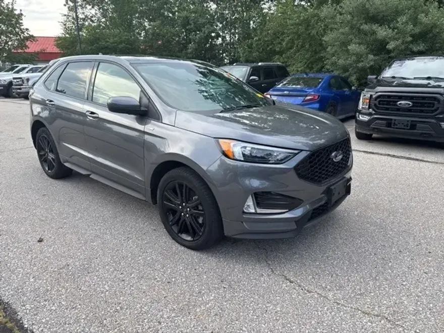 2022 Ford Edge ST photo 1