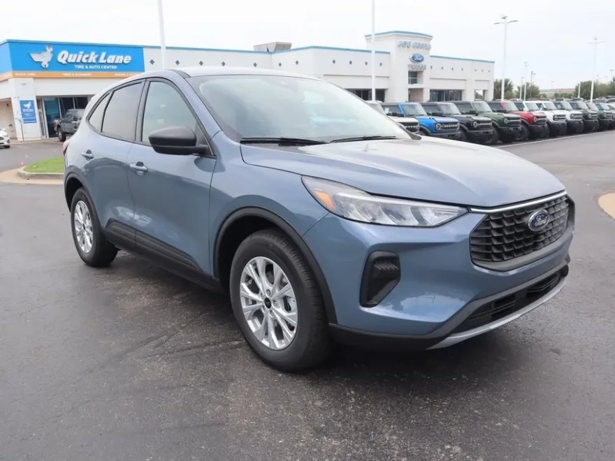 2025 Ford Escape Active photo 1