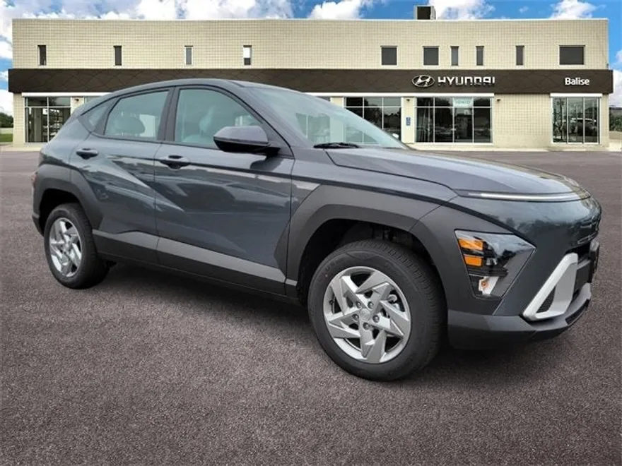 2026 Hyundai Kona SE photo 1