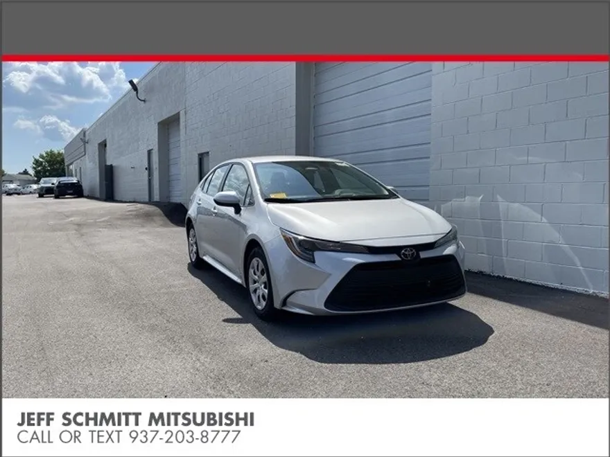 2024 Toyota Corolla LE photo 1
