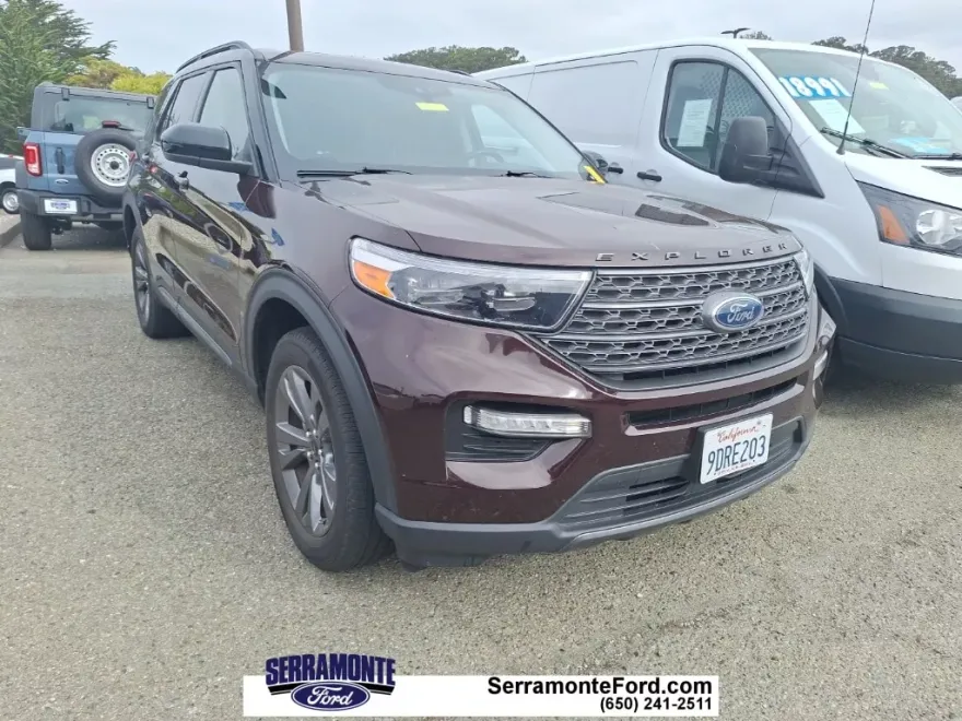 2022 Ford Explorer XLT photo 1