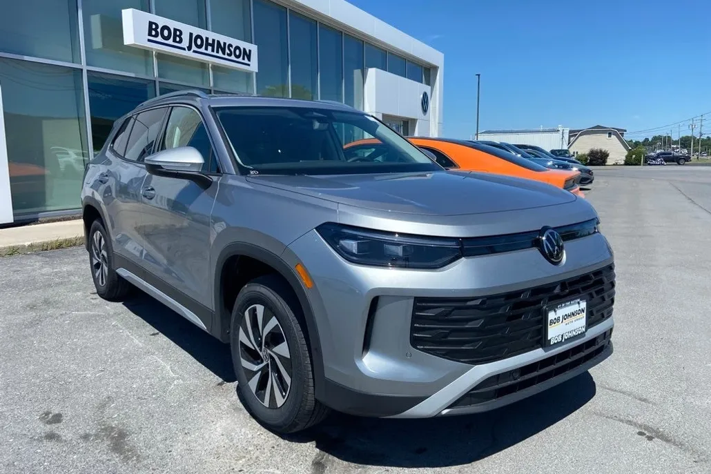 2025 Volkswagen Tiguan S photo 1
