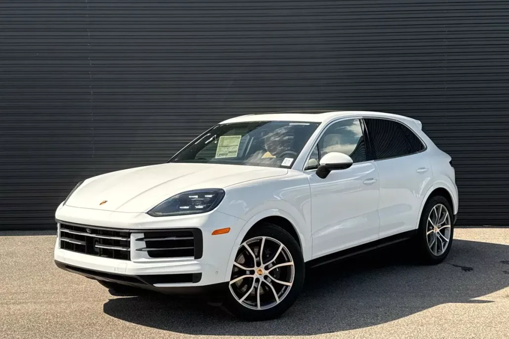 2025 Porsche Cayenne photo 1