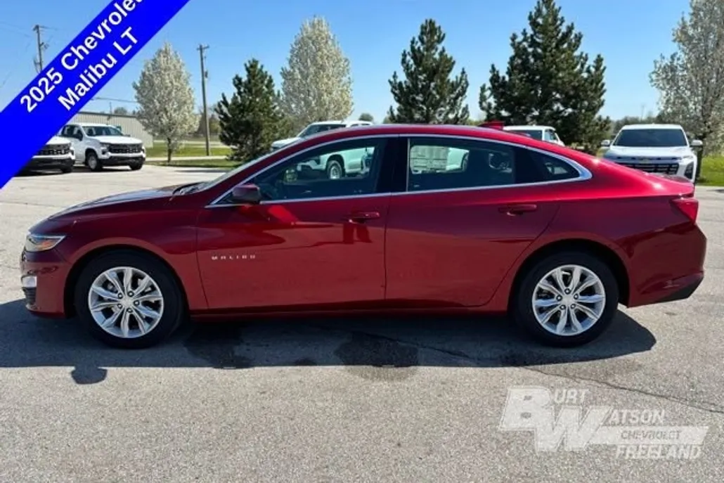2025 Chevrolet Malibu 1LT photo 1