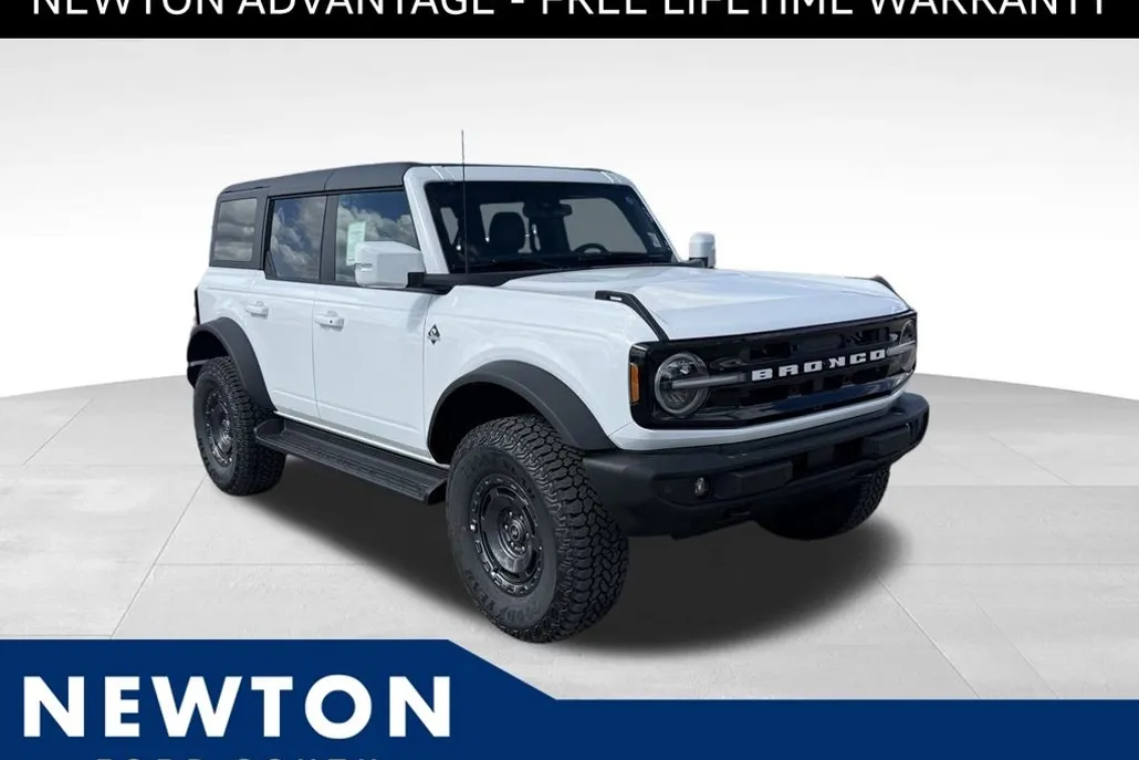 2025 Ford Bronco Outer Banks photo 1