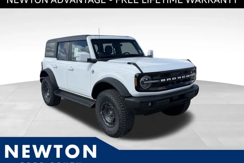2025 Ford Bronco Outer Banks photo 1