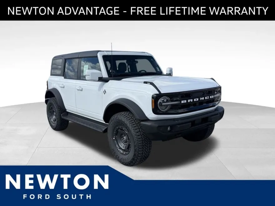 2025 Ford Bronco Outer Banks photo 1
