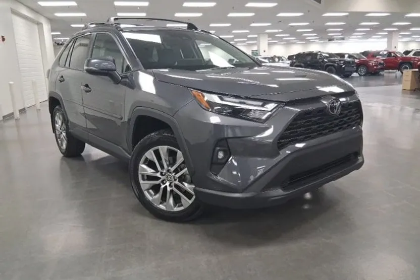 2023 Toyota RAV4 XLE Premium photo 1
