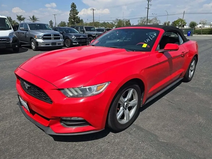 2015 Ford Mustang V6 Convertible photo 1