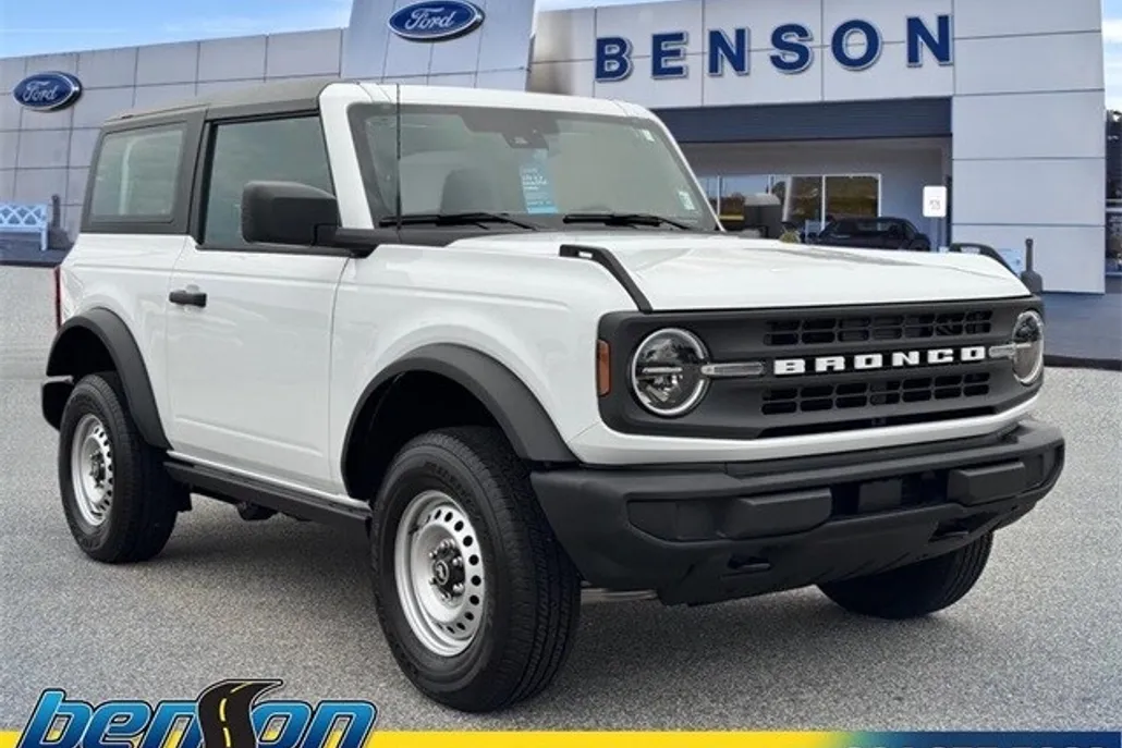 2025 Ford Bronco Base photo 1