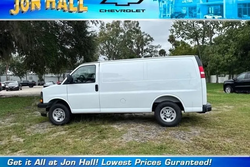 2025 Chevrolet Express Cargo 2500 photo 1