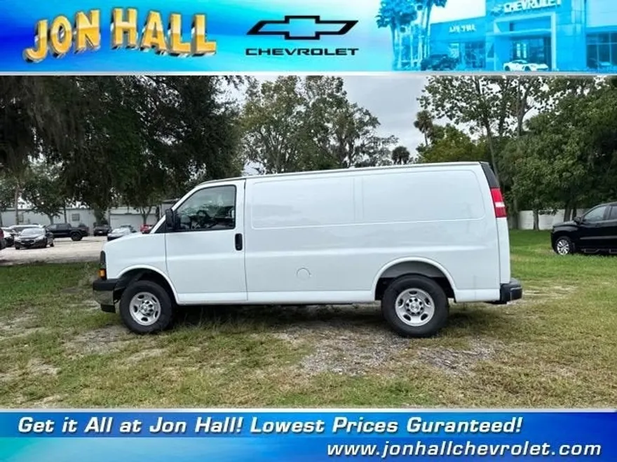 2025 Chevrolet Express Cargo 2500 photo 1