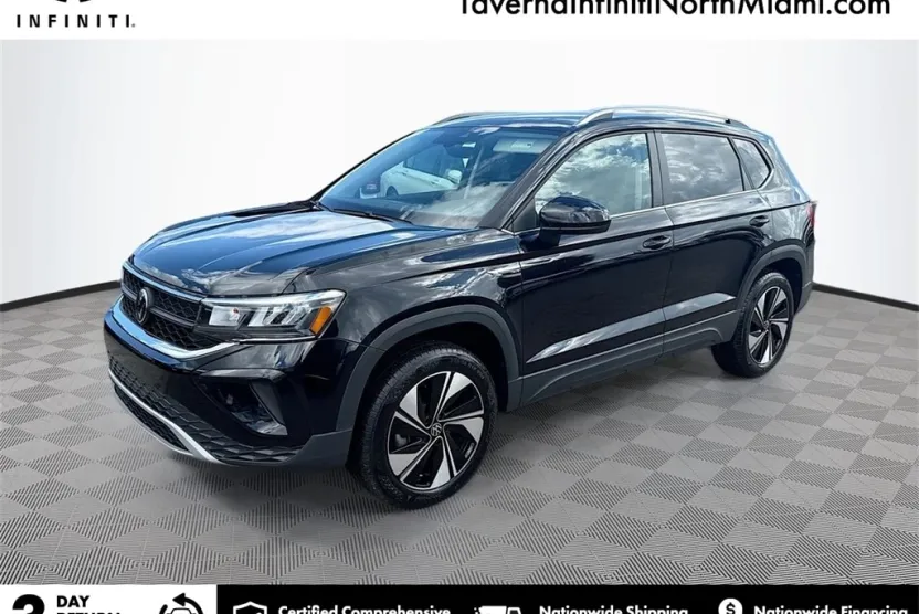 2024 Volkswagen Taos SE photo 1