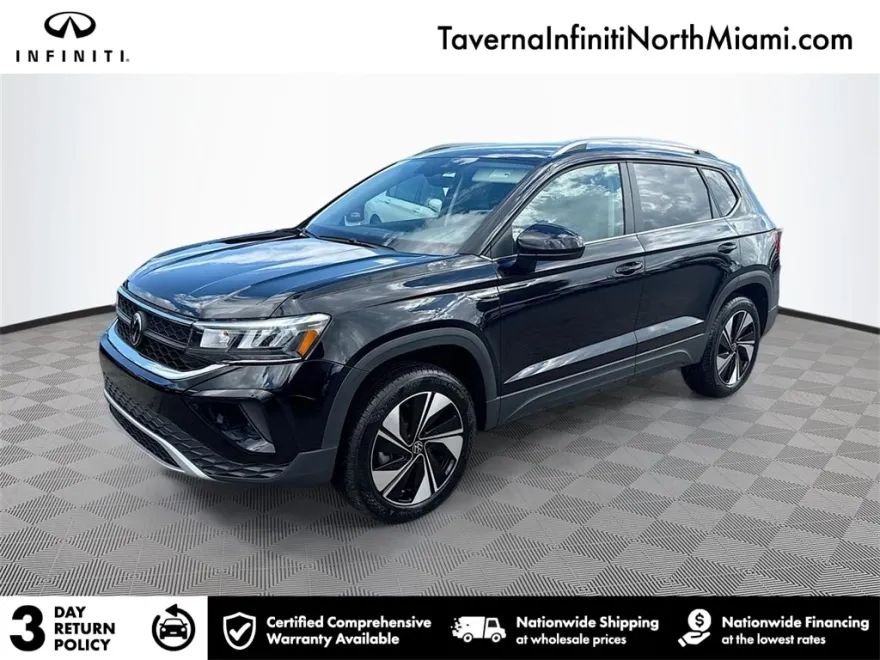 2024 Volkswagen Taos SE photo 1