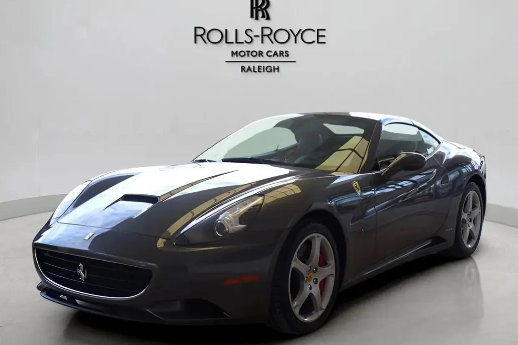 2011 Ferrari California Base photo 1