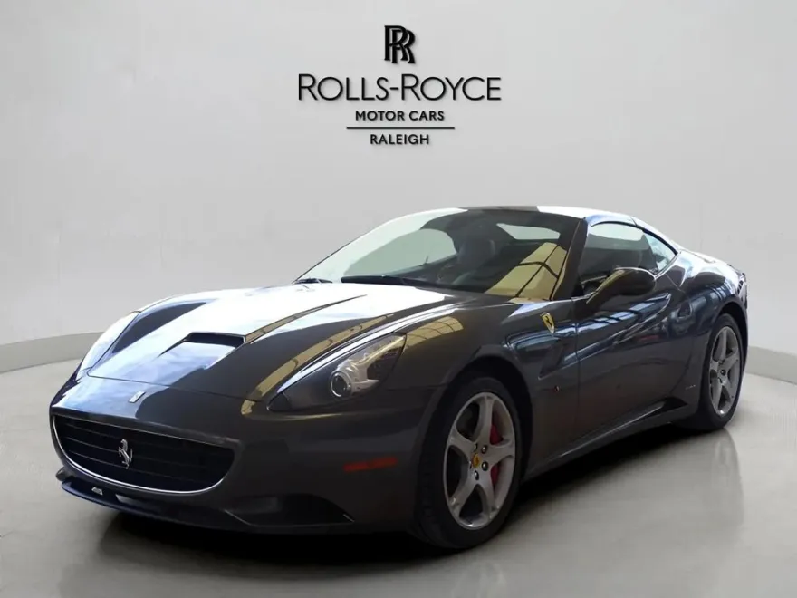 2011 Ferrari California Base photo 1