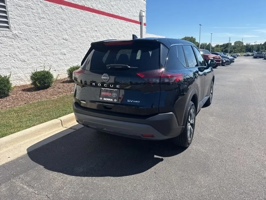 2023 Nissan Rogue SV photo 1