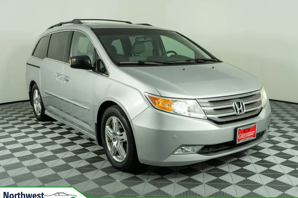 2012 Honda Odyssey Touring Elite photo 1