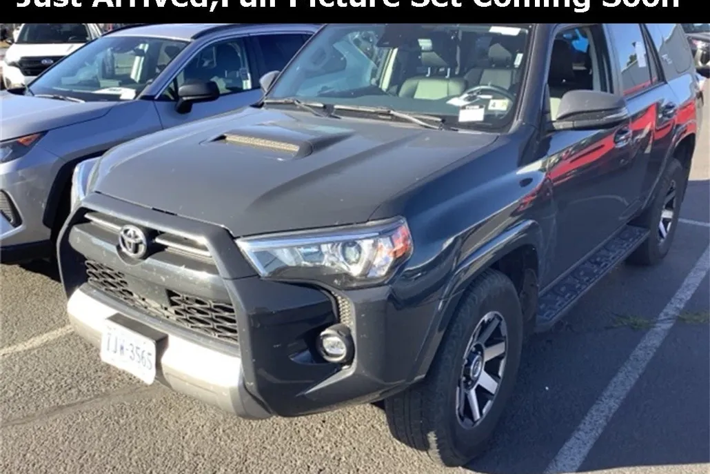 2024 Toyota 4Runner TRD Off-Road Premium photo 1