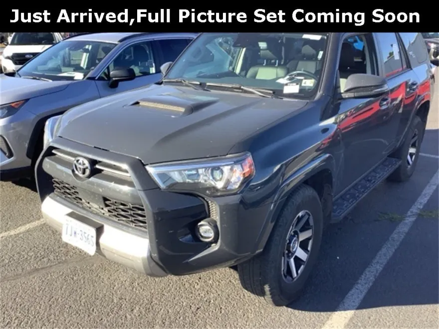2024 Toyota 4Runner TRD Off-Road Premium photo 1