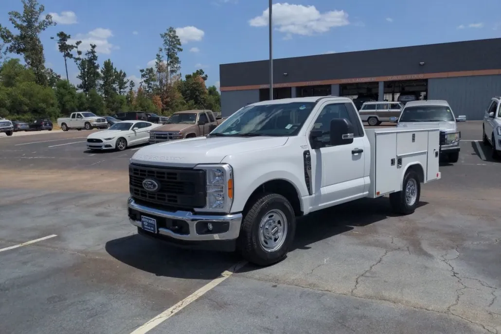 2023 Ford F-250 XL photo 1