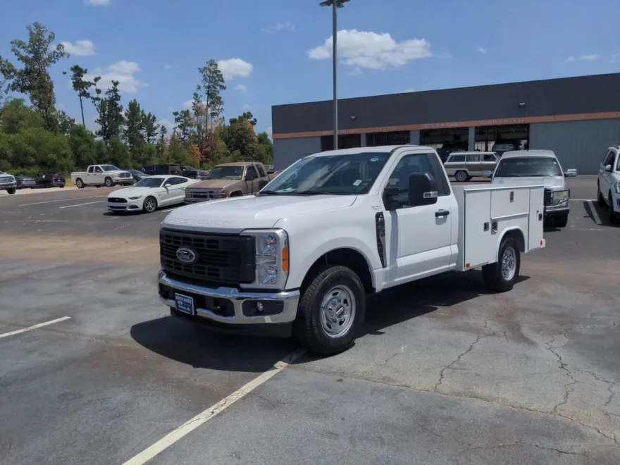 2023 Ford F-250 XL photo 1