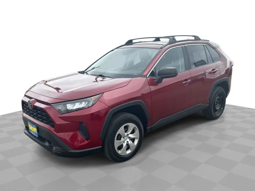 2021 Toyota RAV4 LE photo 1