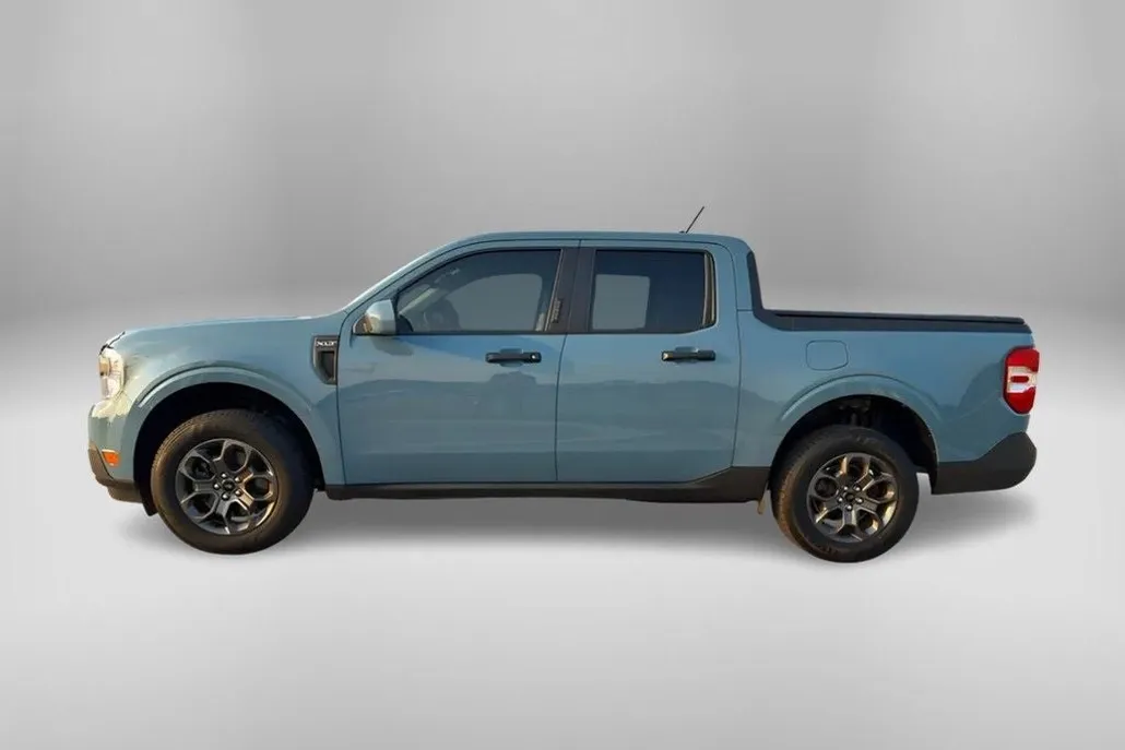 2022 Ford Maverick XL photo 1