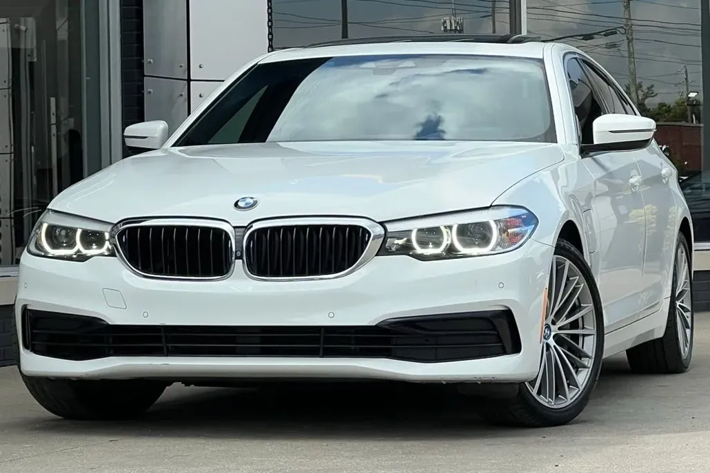 2019 Bmw 530e Sedan photo 1