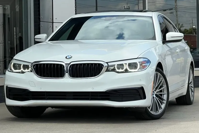 2019 Bmw 530e Sedan photo 1