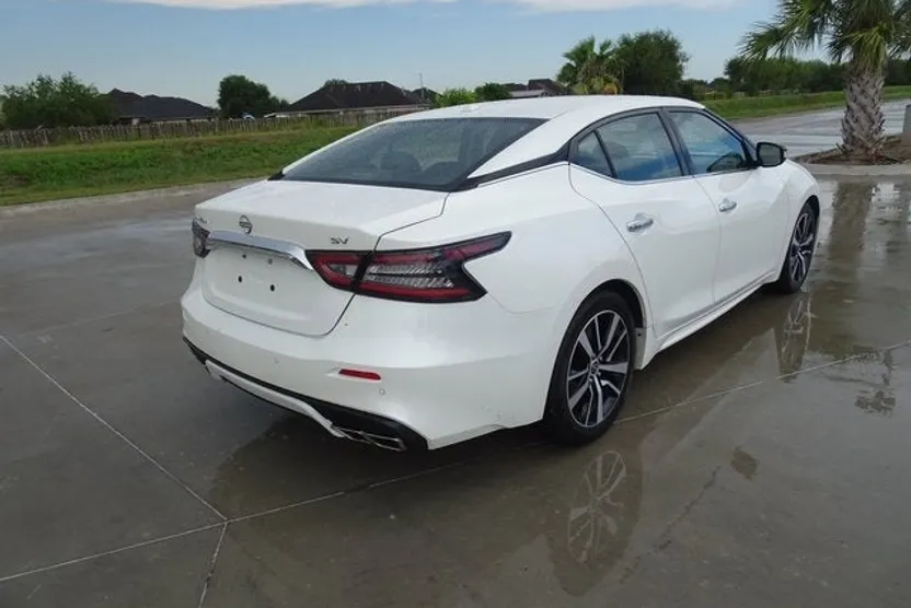 2023 Nissan Maxima SV photo 1