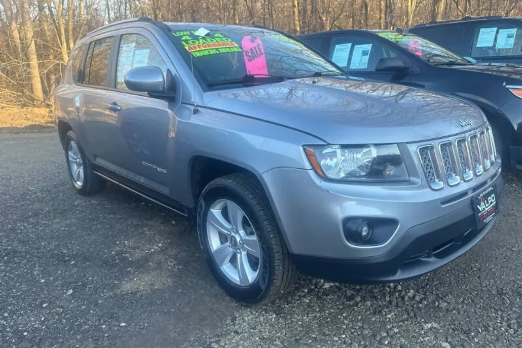 2017 Jeep Compass Latitude photo 1