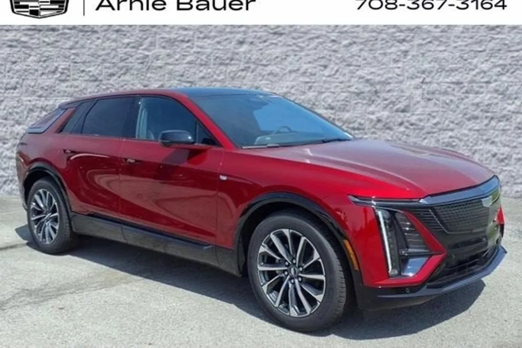 2025 Cadillac Lyriq Sport photo 1