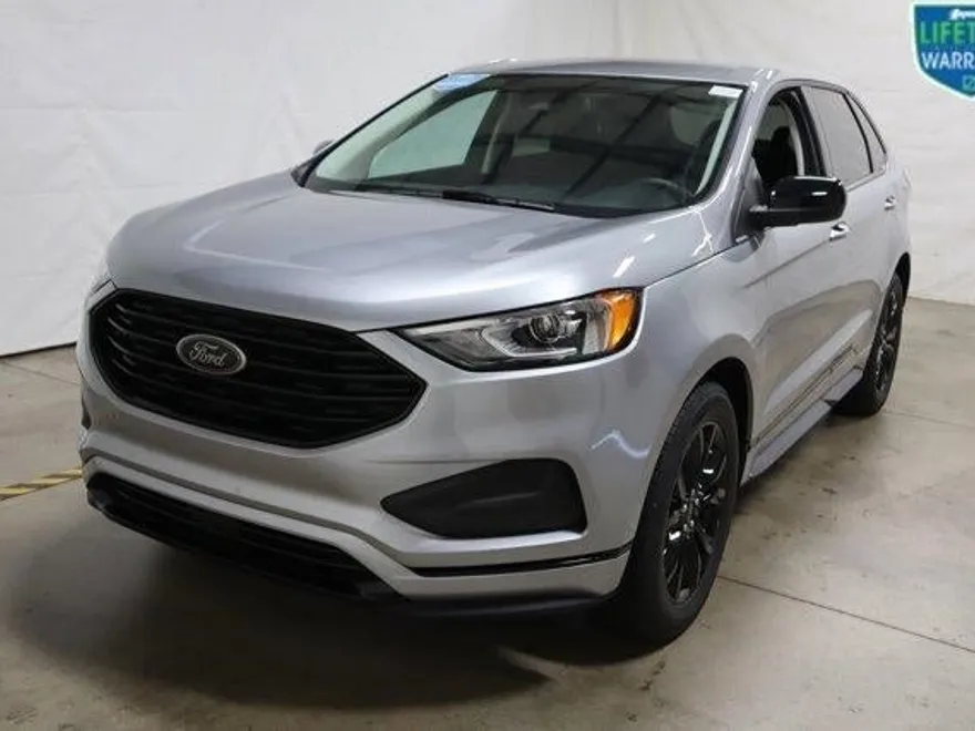 2024 Ford Edge SE photo 1