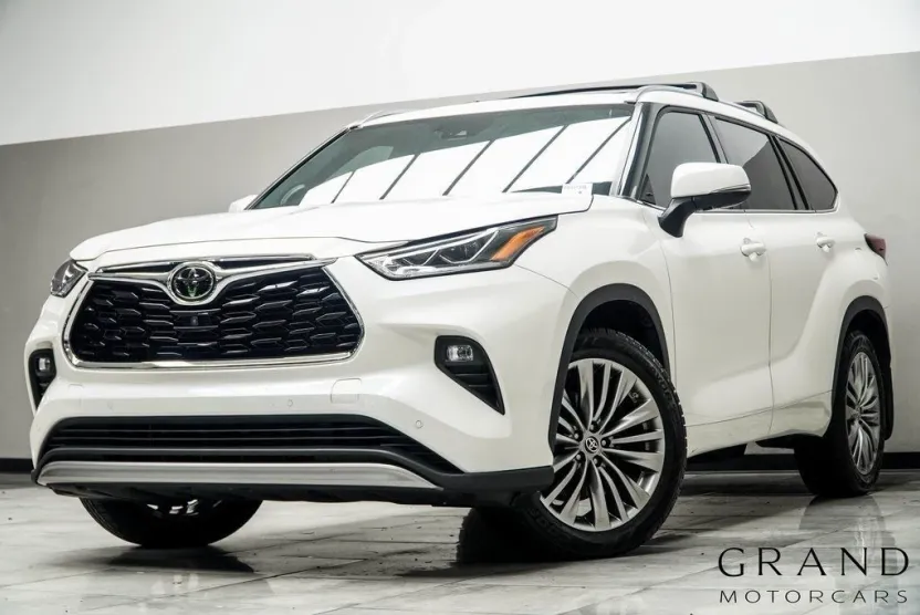 2021 Toyota Highlander Platinum photo 1