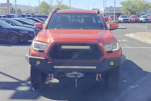 2016 Toyota Tacoma TRD Off-Road photo 2