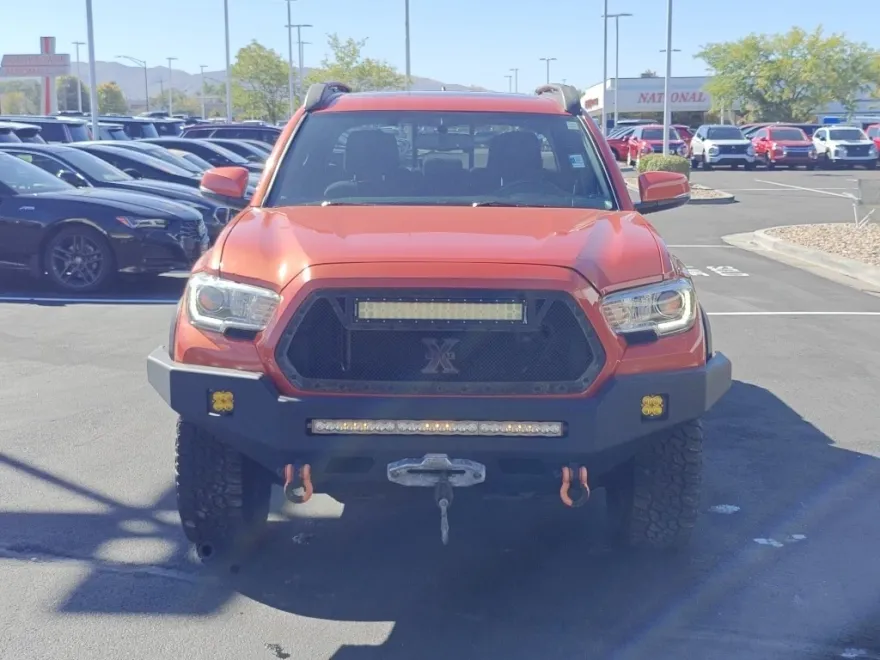 2016 Toyota Tacoma TRD Off-Road photo 2