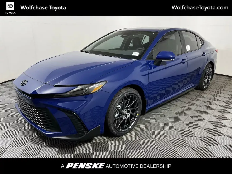 2026 Toyota Camry SE photo 1