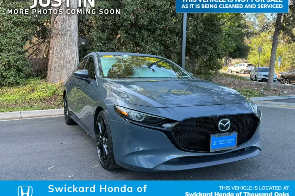 2021 Mazda Mazda3 Hatchback Premium photo 1